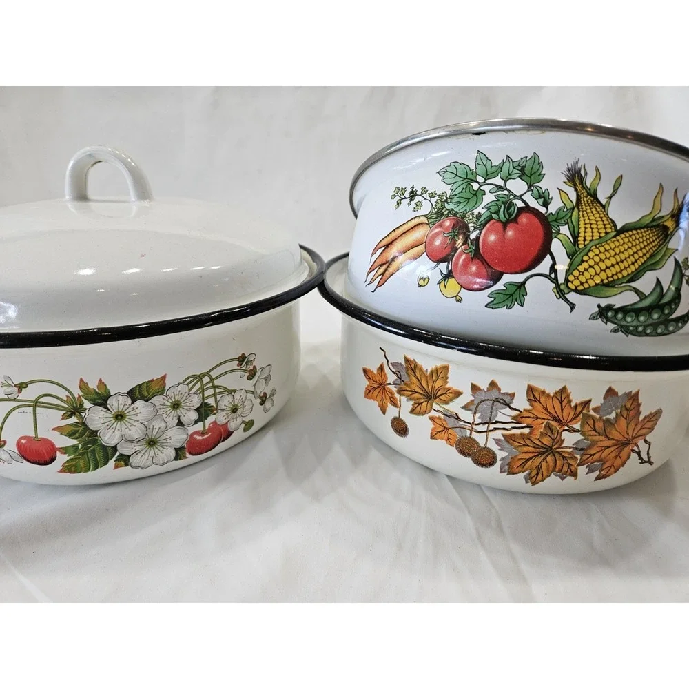 3 Vintage Enamel Metal Mixing Nesting Bowls Kitchen Strawberry Vegetables Fall